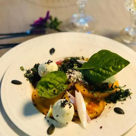 Maison Du Chevalier Des Huttes - Table Et D'hotes 3*